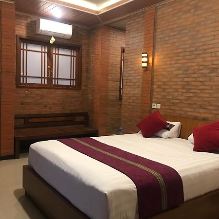 Lotus 2 Guest House Magelang Eksteriør billede