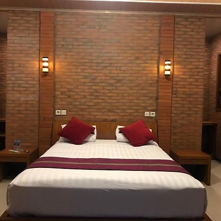Lotus 2 Guest House Magelang Eksteriør billede