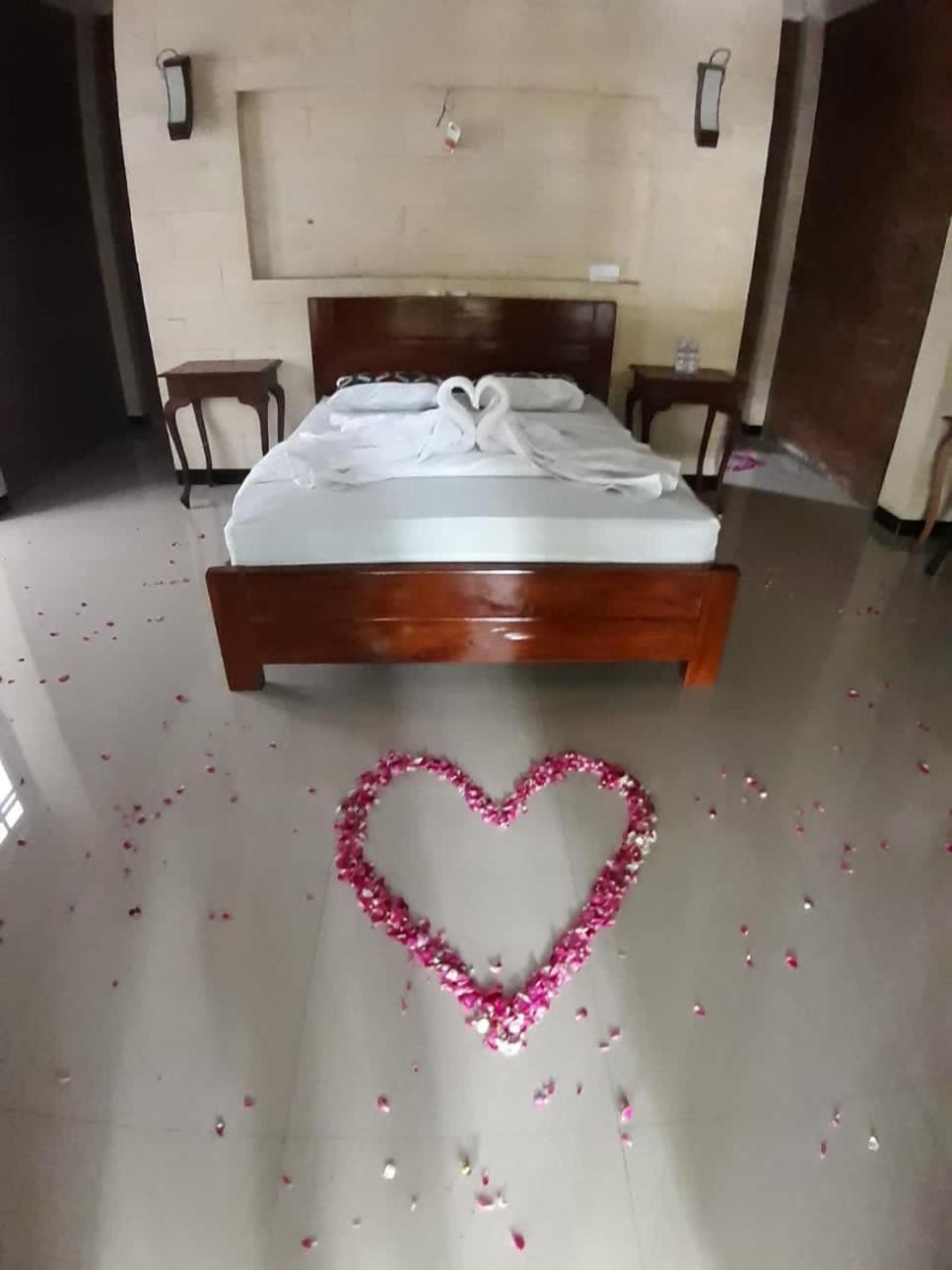 Lotus 2 Guest House Magelang Eksteriør billede