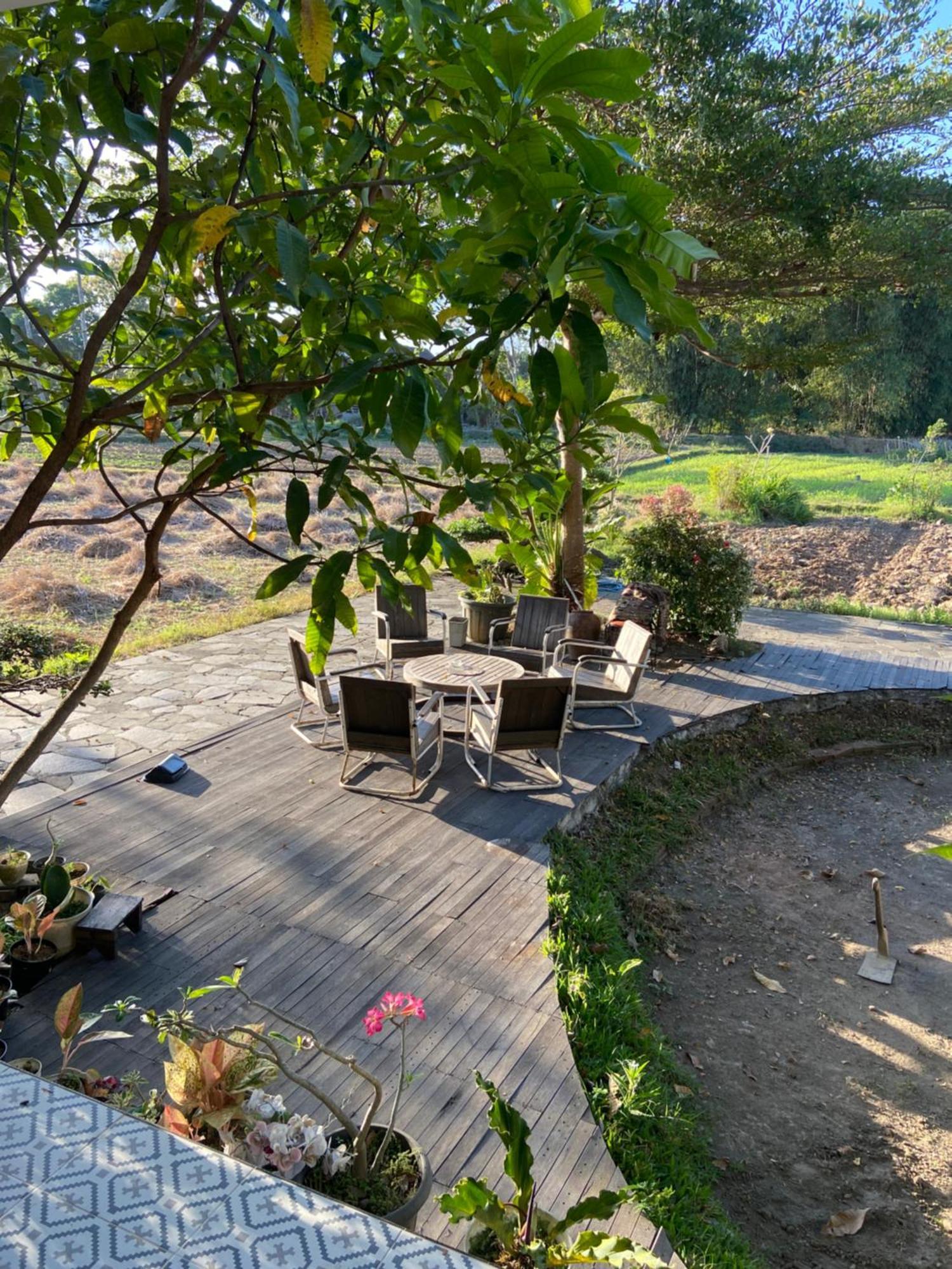 Lotus 2 Guest House Magelang Eksteriør billede