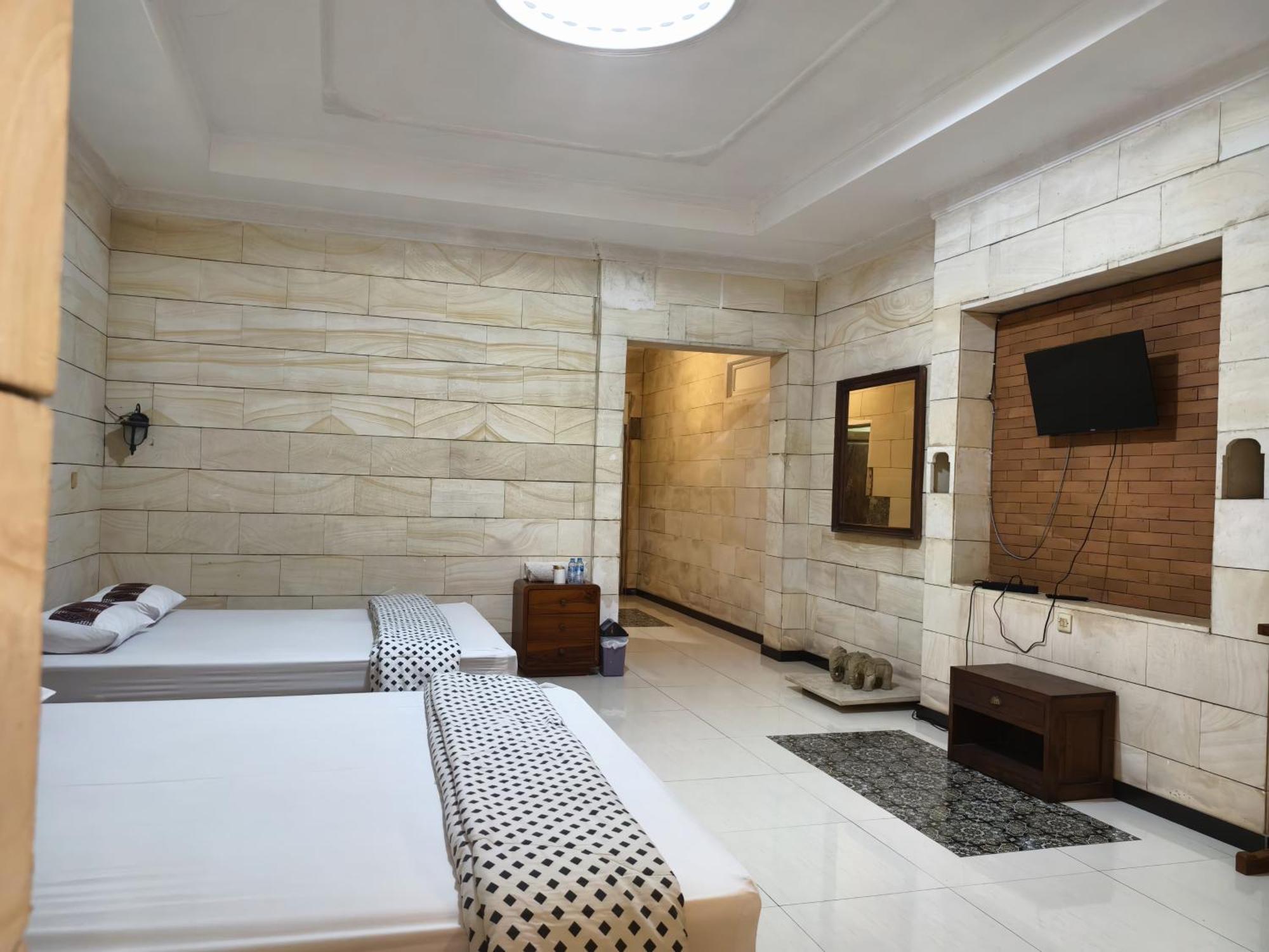 Lotus 2 Guest House Magelang Eksteriør billede