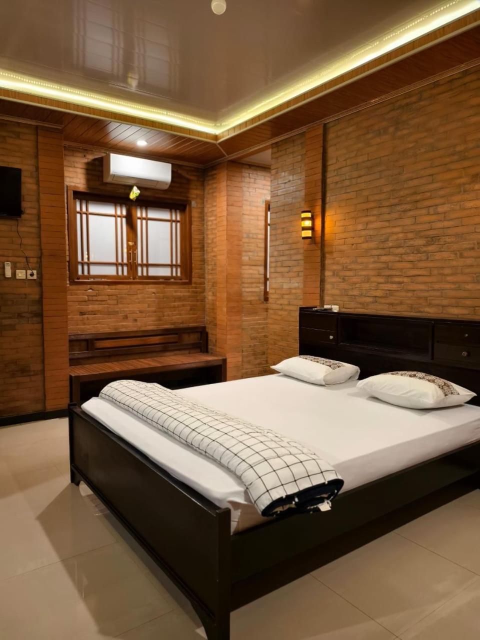 Lotus 2 Guest House Magelang Eksteriør billede